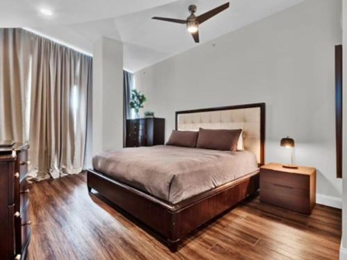 South Eola Apartment | Exquisite New Large 3BD2BTH
