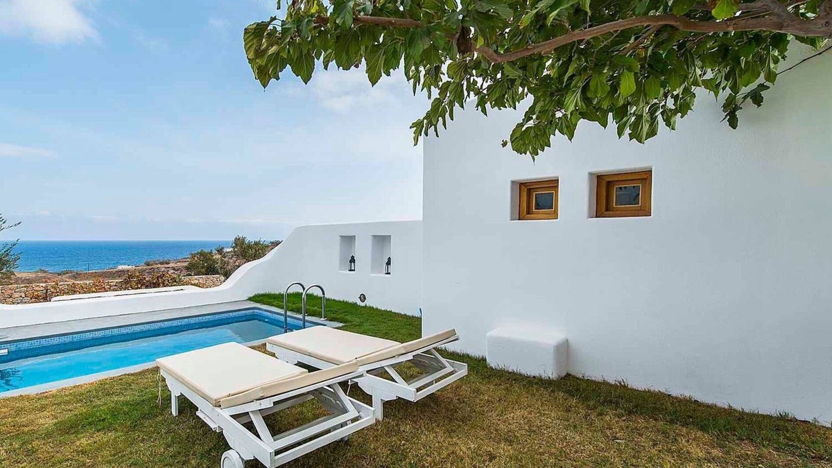 Kamari Villa | Exquisite Santorini Villa | Villa.