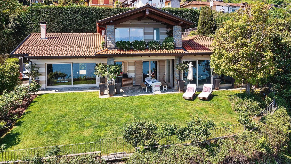 Carciano Villa | Exquisite villa with pool and breathtaking views over the lake! - Villa Nora
