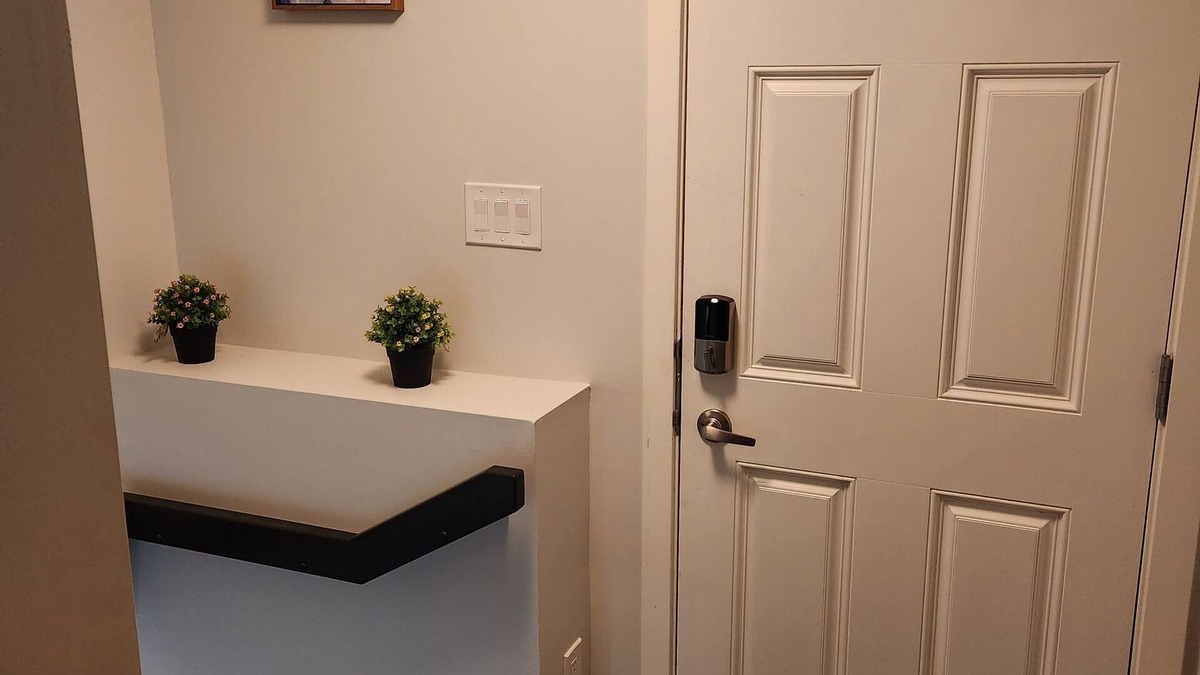 Winnipeg Apartment | Exquisitely Finished 1 Bedroom, 1 Bath Modern & Homely Suite.