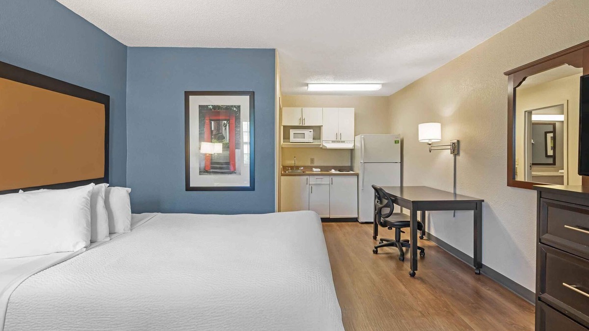 Greenbrier East Hotel | Extended Stay America Suites Chesapeake Crossways Blvd