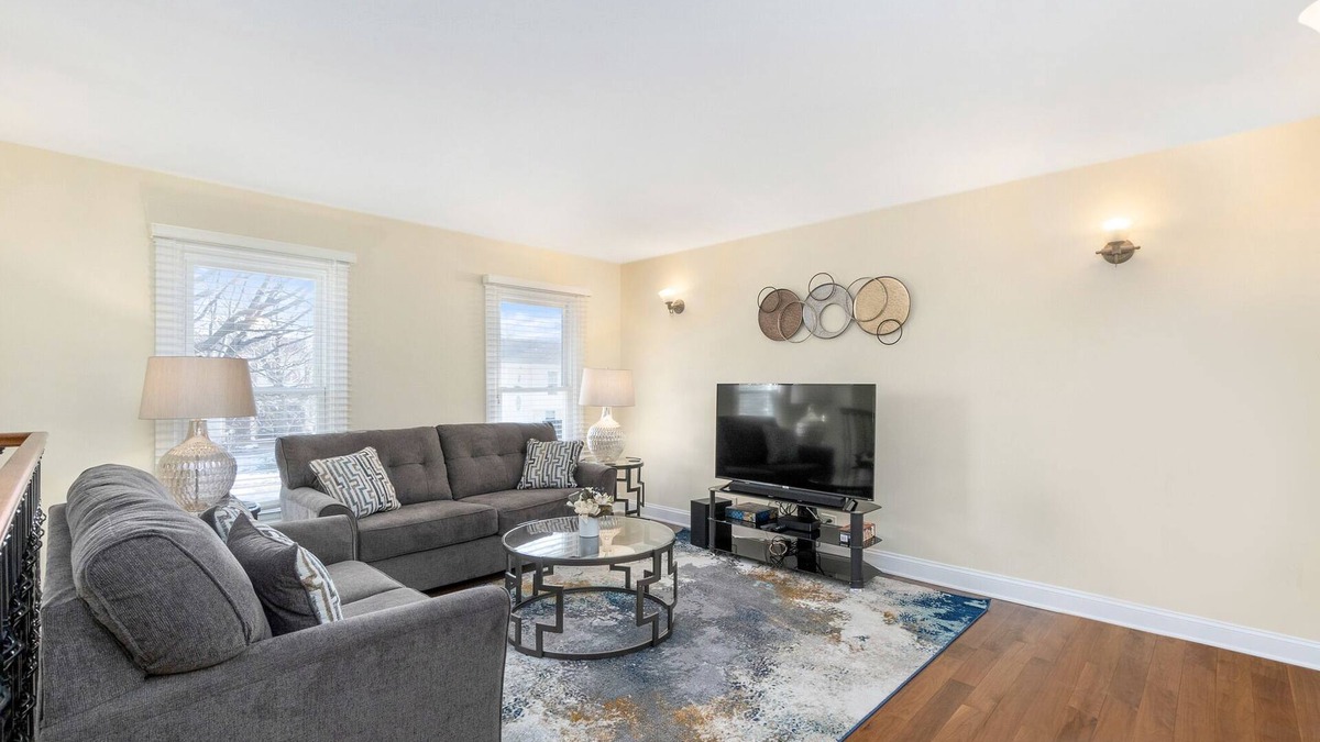 Roselle House | Extended Stay Roselle FHS Rental