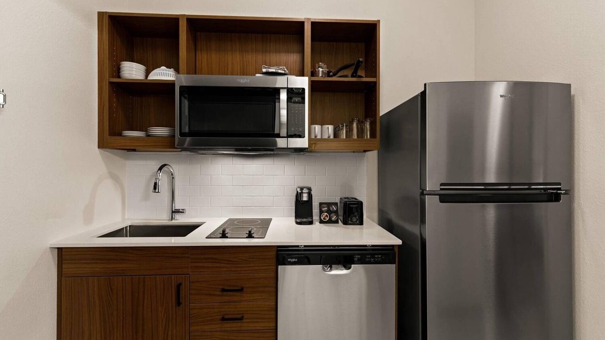 Newnan Hotel | Extended Stay Suites | 2 Units | Near Newnan City Center