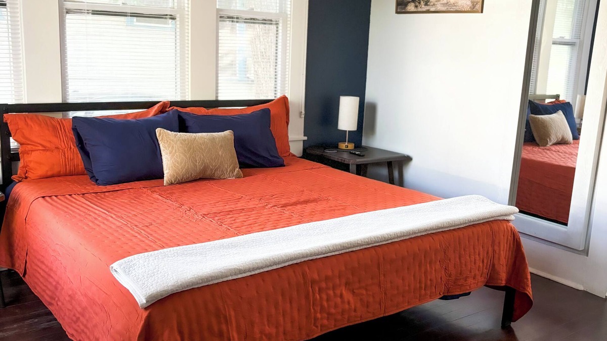 Southside House | Extended Stays Welcome! nNear SouthTown/Downtown San Antonio