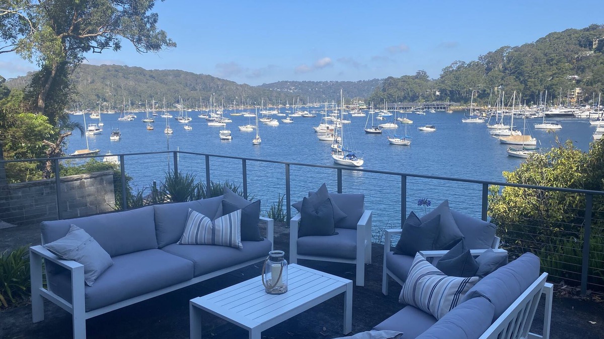 Ku-ring-gai Chase House | Extensive views across Pittwater, elegant & stylish