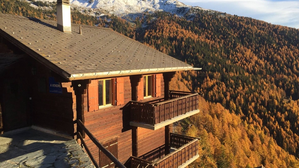 Chandolin Apartment | Exterior: 3-room apartment, max. 4 people, located above the old village of Chandolin, very nice vie