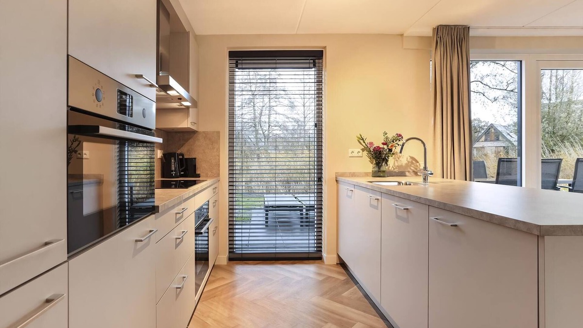 Aalden House | Extra luxury 12-person bungalow in the holiday park Landal Aelderholt