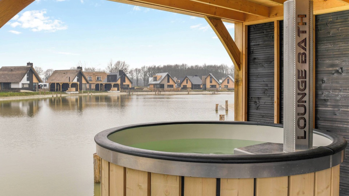Westerbork House | Extra luxury 4-person accommodation in the holiday park Landal Drentse Lagune