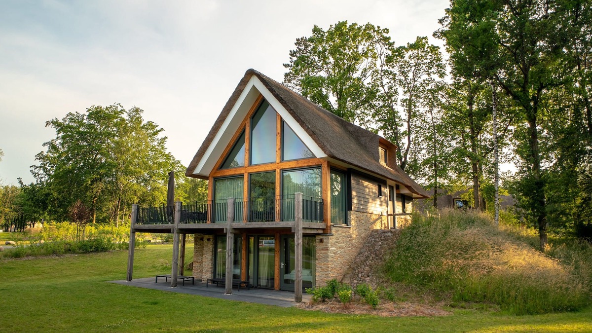 Exloo House | Extra luxury 8-person holliday cottage in the holiday park Landal PUUR Exloo
