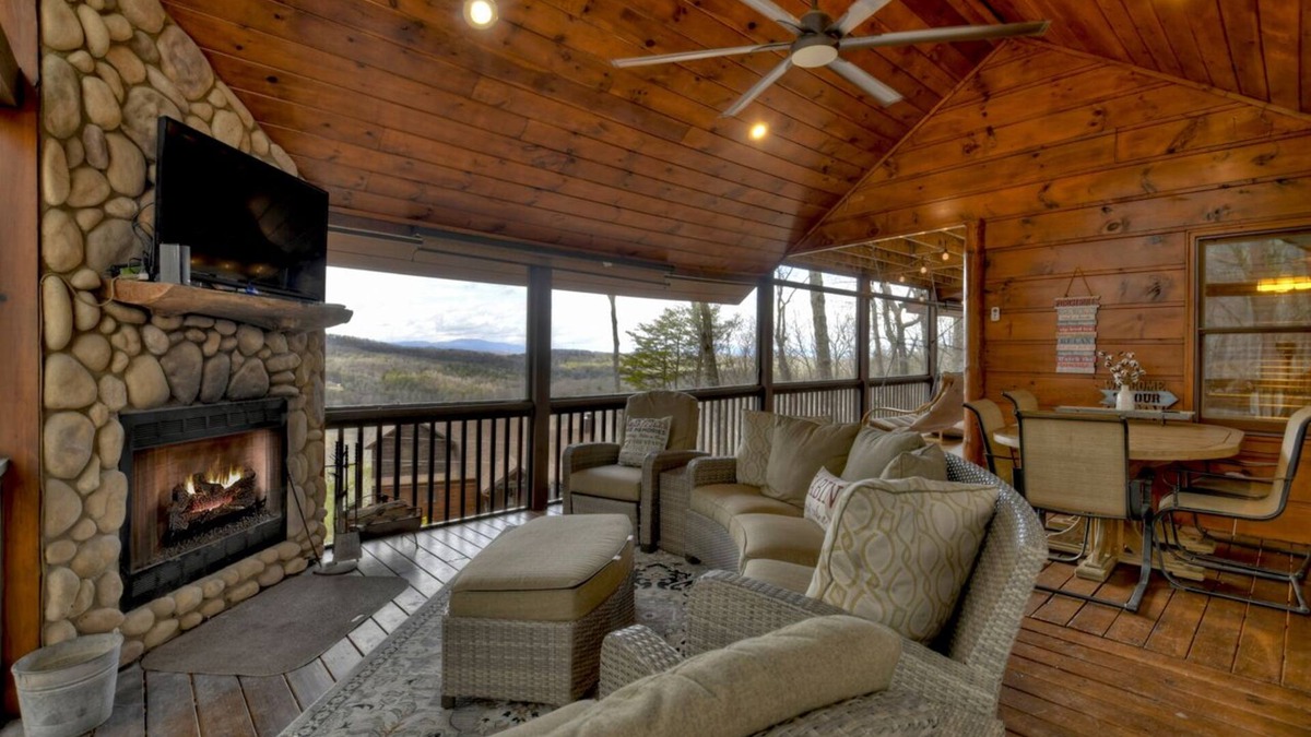 Ridges Over the Lake Cabin | EXTRAORDINARY cabin, hot tub, game room, fire pit, 6 decks, gated community