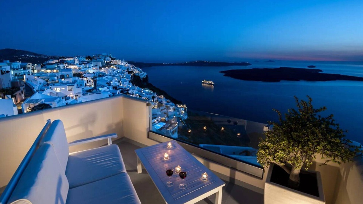 Firostefani Villa | Extraordinary Santorini Villa | Villa Wisely | 1 Bedroom Suite