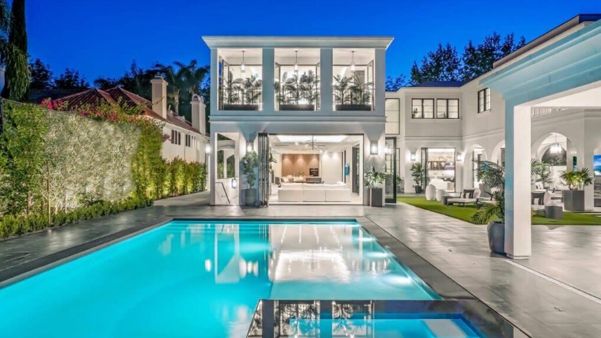 The Flats Villa | Extravagant Beverly Hills Estate