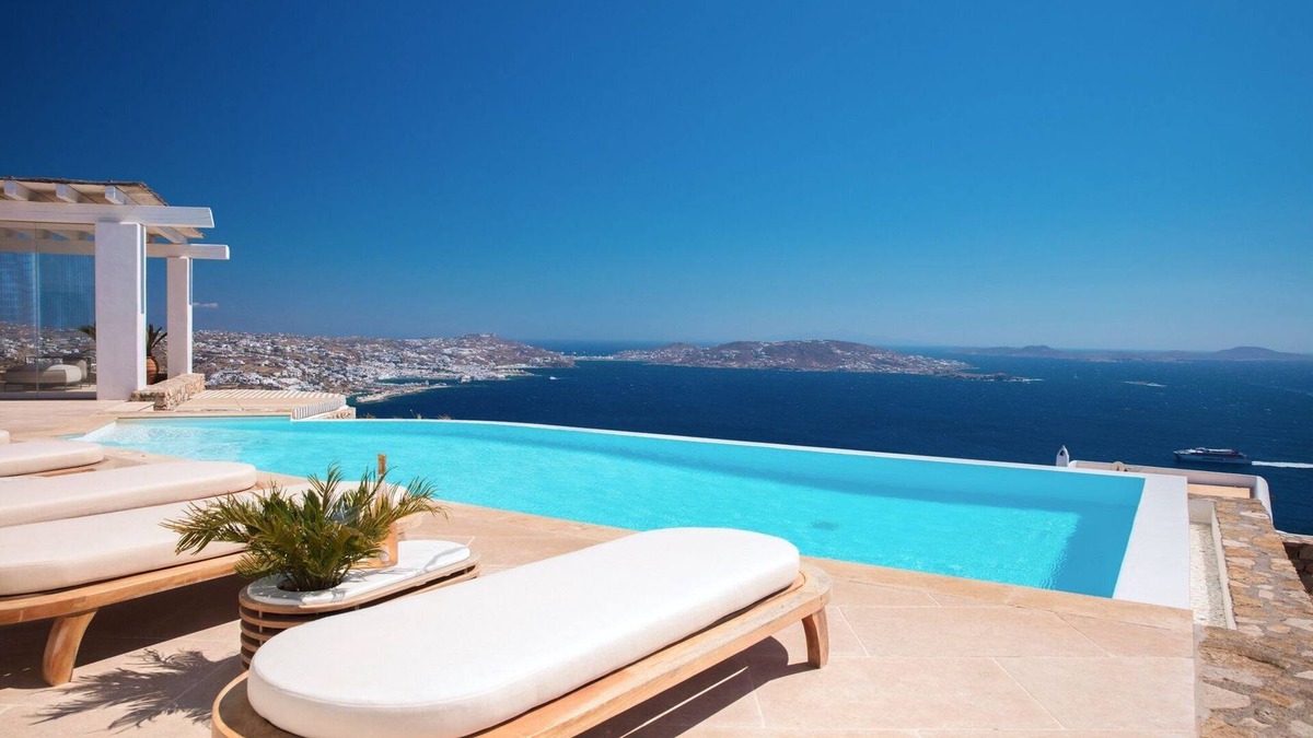Mykonos Town Villa | Extravagant Mykonos Villa | Villa Mistral | Beautiful Sea & City Views | 6.
