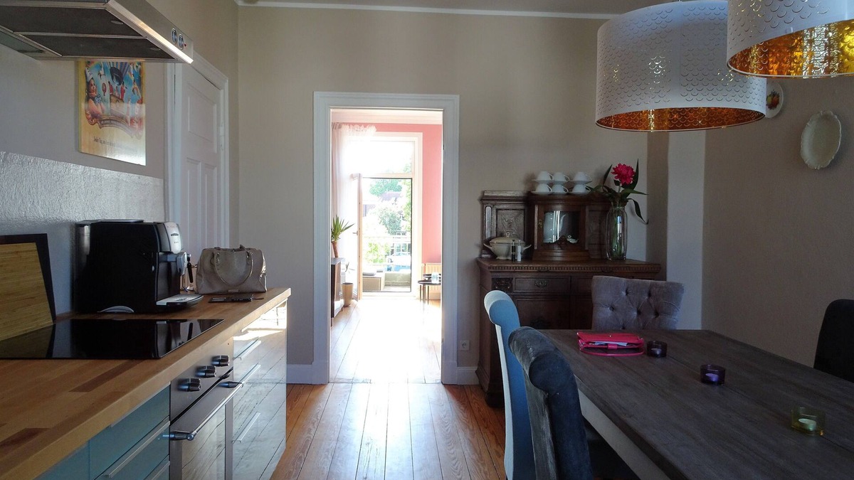 Lubeck City Centre Apartment | extravagant old building 80m² center, Lübeck, 3 bedrooms, kitchen, XXL sofa