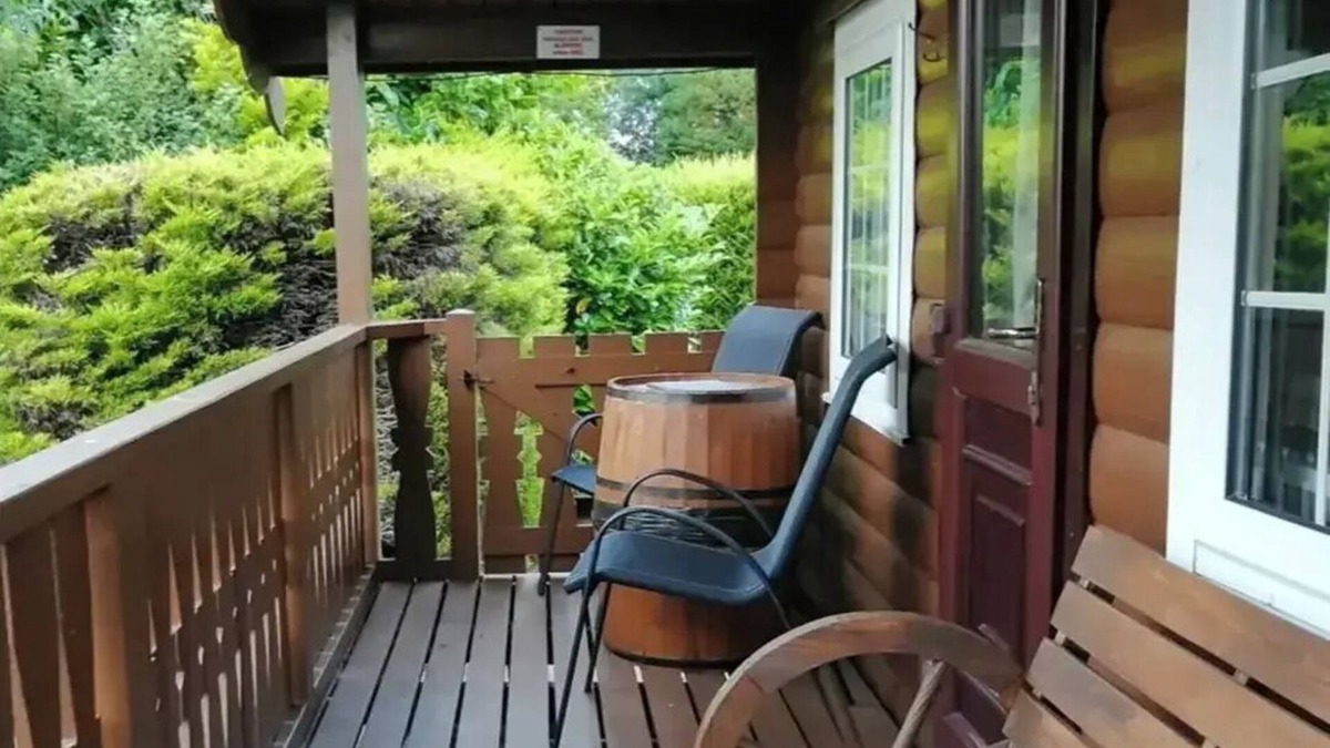 Bronaber Cabin | Eyri (Snowdonia) National Park self contained Norwegian Log Cabin