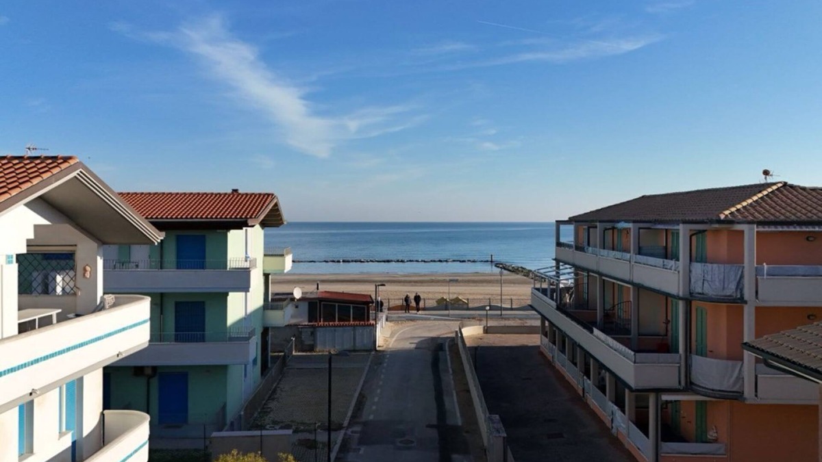 Torrette Apartment | F004 - Fano, three-room apartment with small terrace 30m from the sea