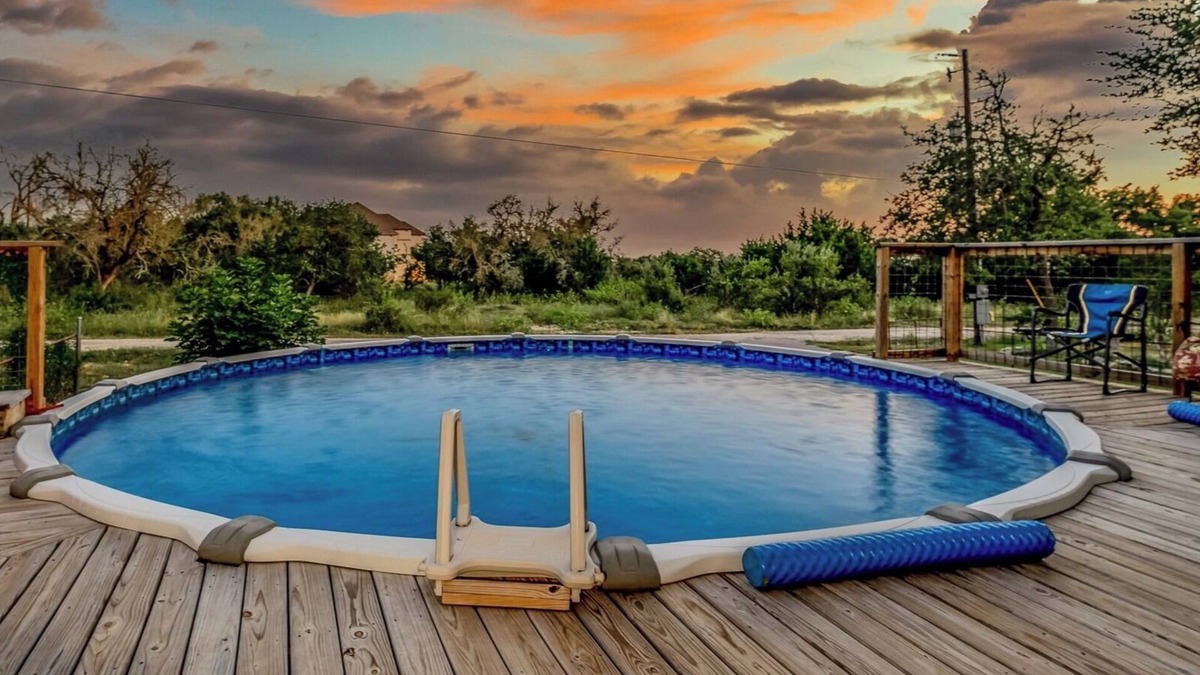 Florence House | F1 Ready Scenic Getaway in Hill Country - Amazing Views, Privacy, and Pool