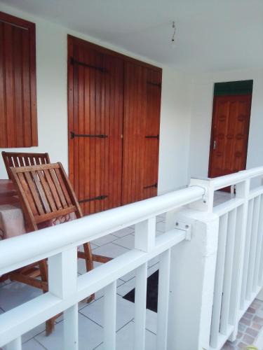 Mahaut Apartment | F3 Meublé de Charme dans un écrin naturel en bas de Villa