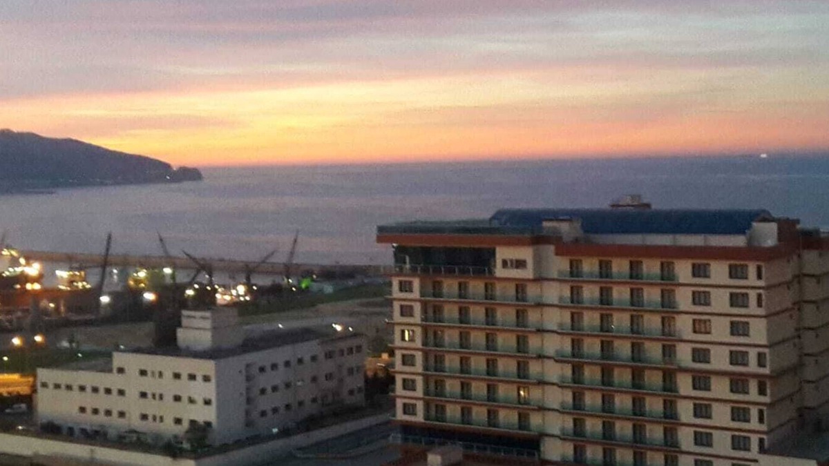 Gambetta Apartment | F4 town center 150m seafront Wifi. Looking forward to welcoming you