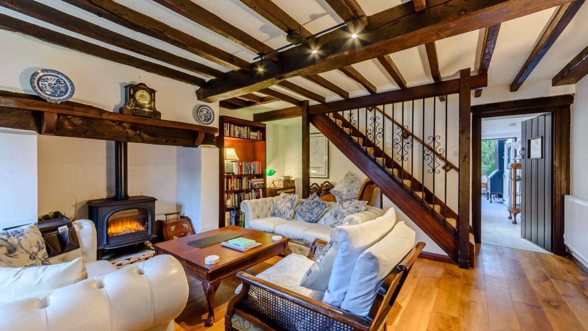 Childswickham Cottage | Family friendly period holiday cottage in the Cotswolds - Summer Hayes