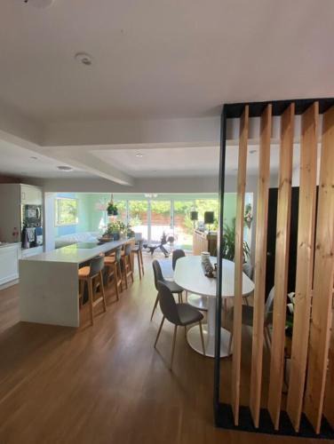 Peterborough House | Fab 2 double bed detached house