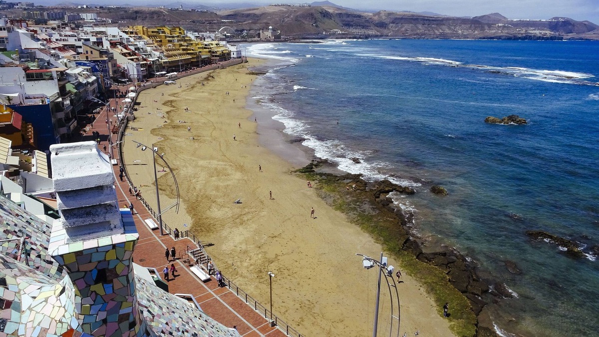 Las Palmas de Gran Canaria House | Fabulous apartment on the beachfront.
