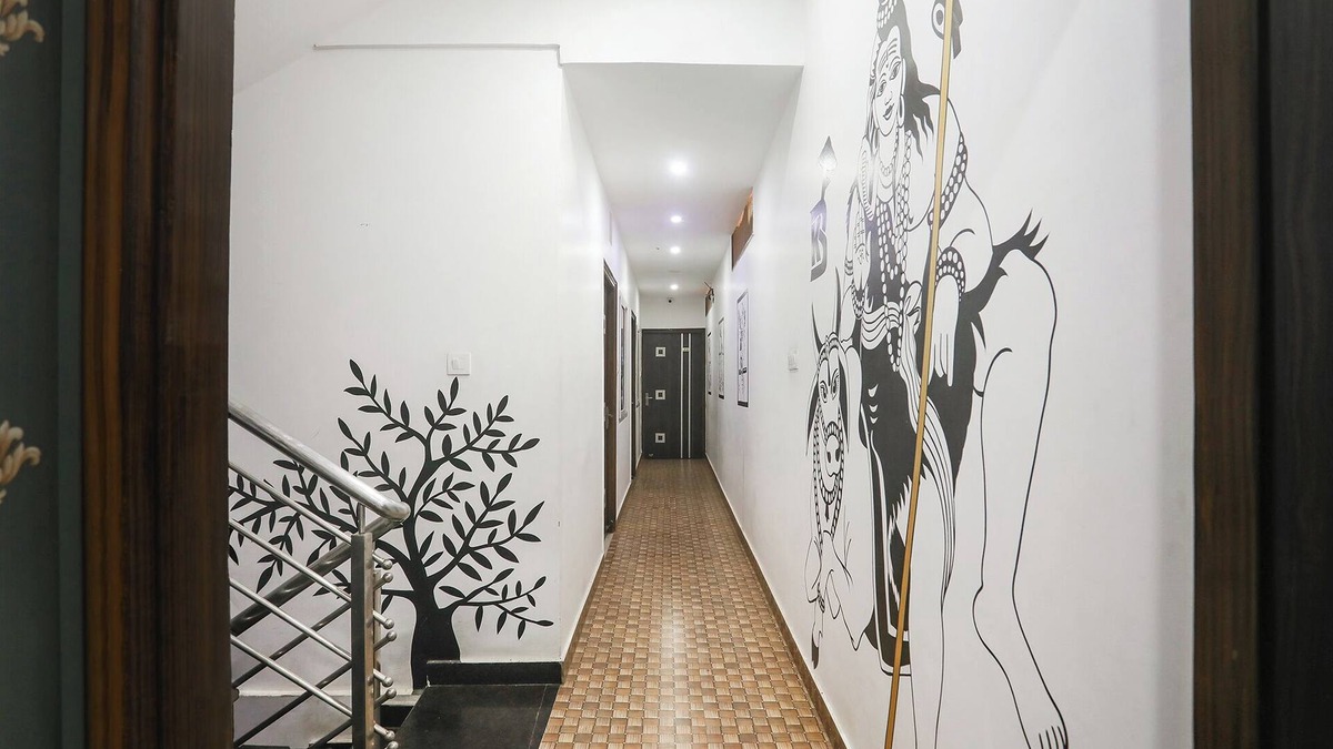 Lanka Hotel | Fabexpress Banarasi Kothi
