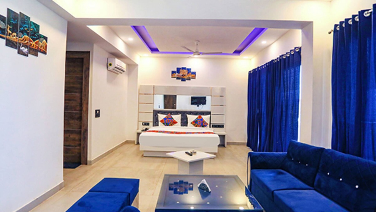 Sector 27 Hotel | Fabexpress F9 Noida Sector 27
