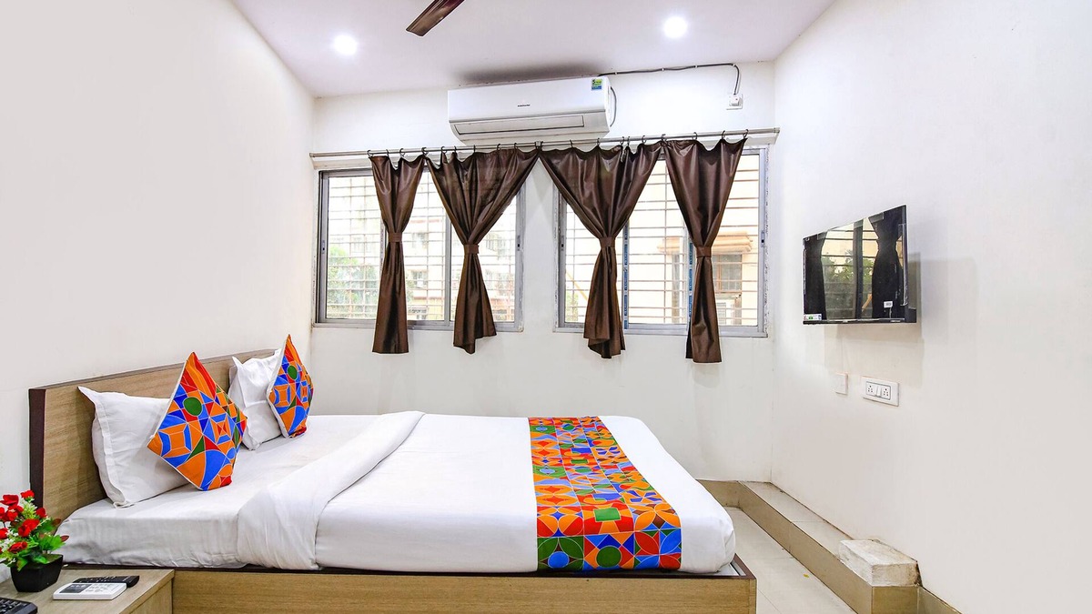 Kolkata Hotel | Fabexpress Vhyom Sky Palace