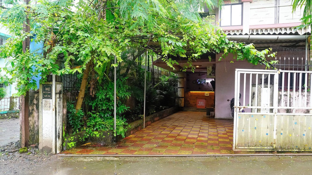Panvel Hotel | Fabhotel Peaceful Studio Aai Bungalow