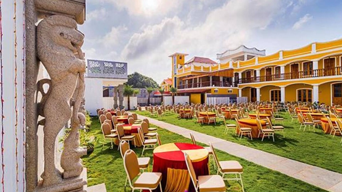 Moratandi Hotel | Fabhotel Prime Ar Phalazzo Resort