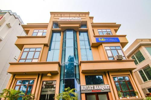DLF City Hotel | FabHotel Prime The Rivlet - MG Road & Sikanderpur Metro