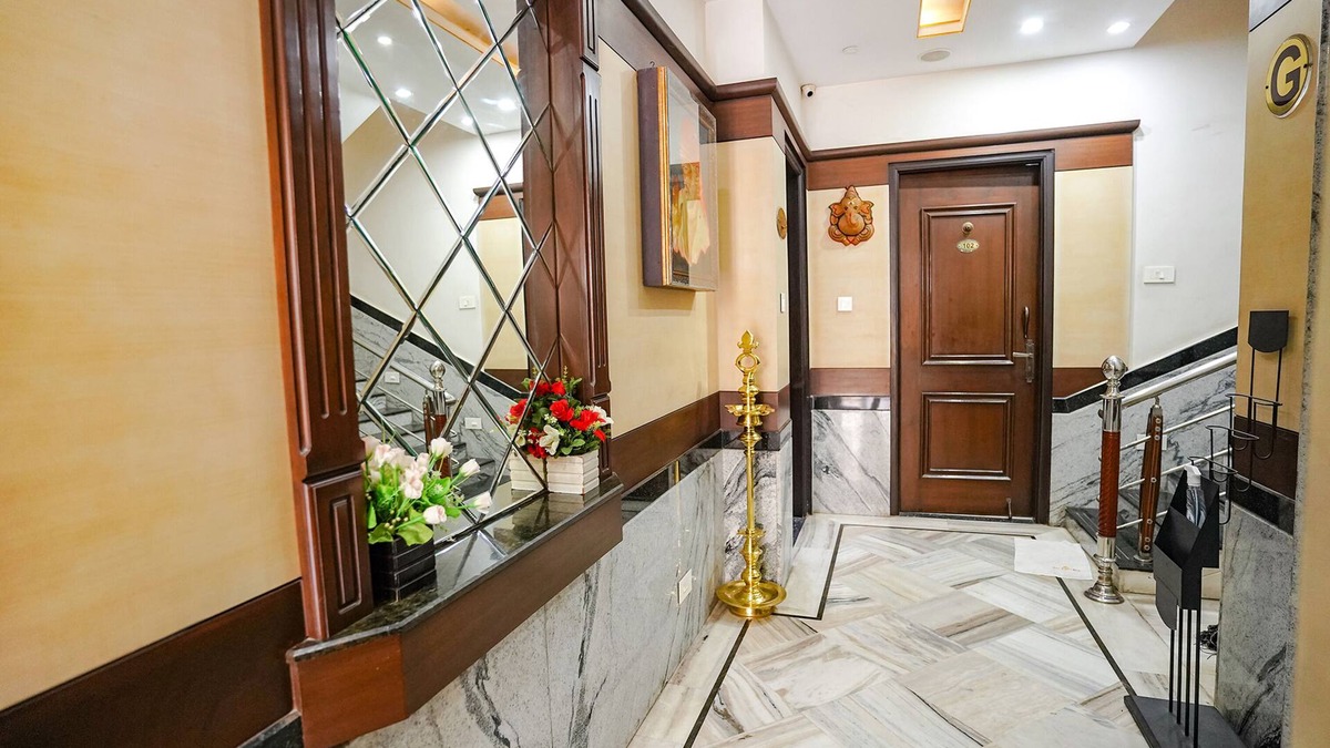 Chromepet Hotel | FabHotel Sai Residency