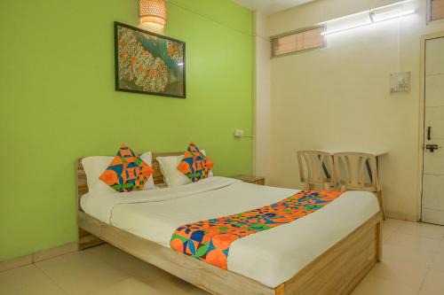 Vadgaon Budruk Hotel | FabHotel Saraswati Niwas