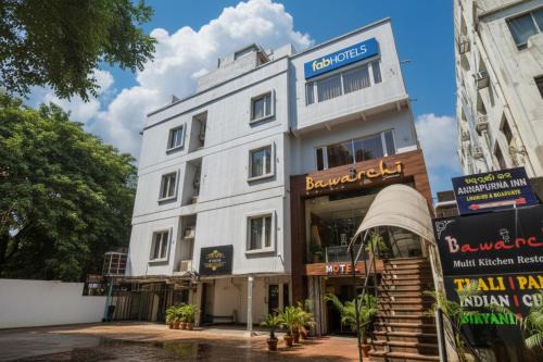Bhubaneshwar Hotel | FabHotel Sonali Golden Palace - Nr Bhubaneswar Railway Station