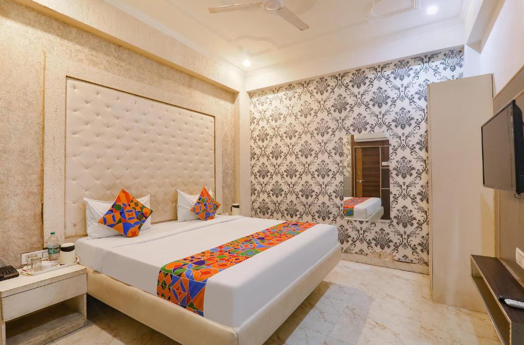 Allahabad Hotel | FabHotel Triveni