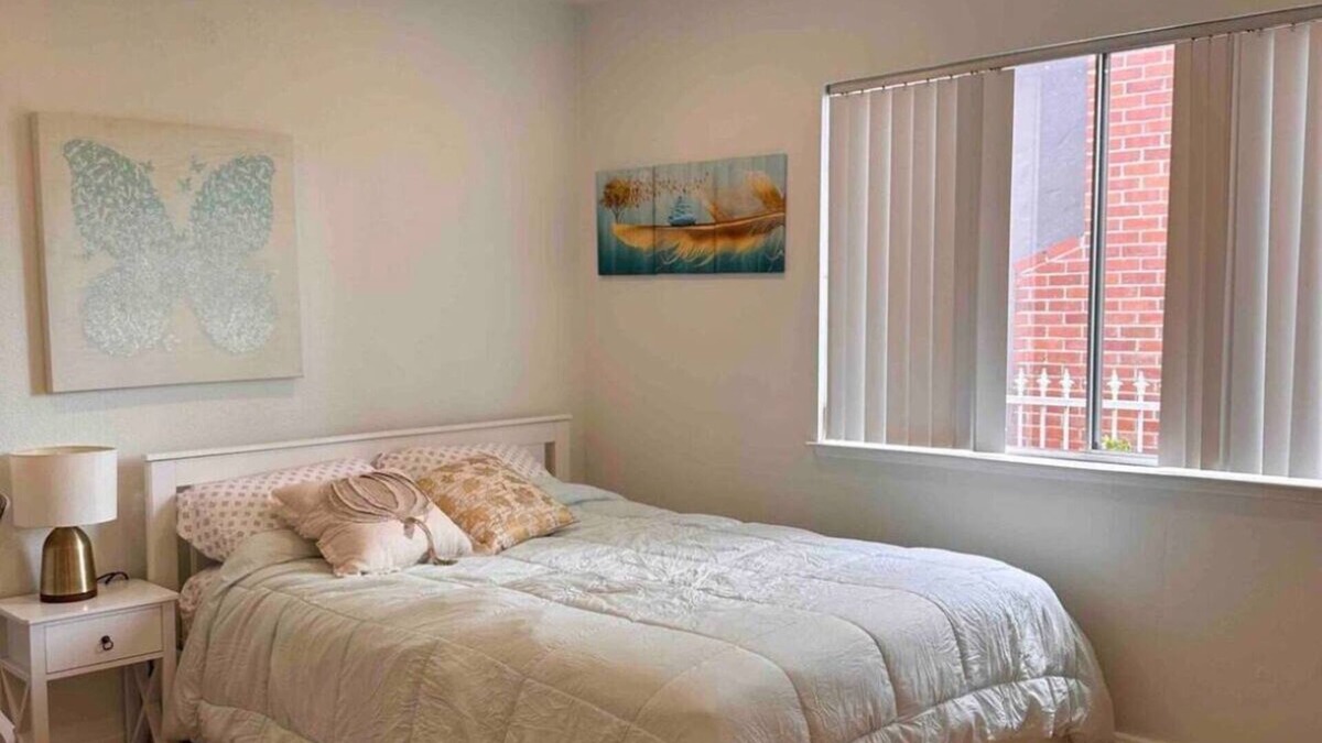 East Palo Alto House | Fabulous 2-bedroom house with WiFi in East Palo Alto
