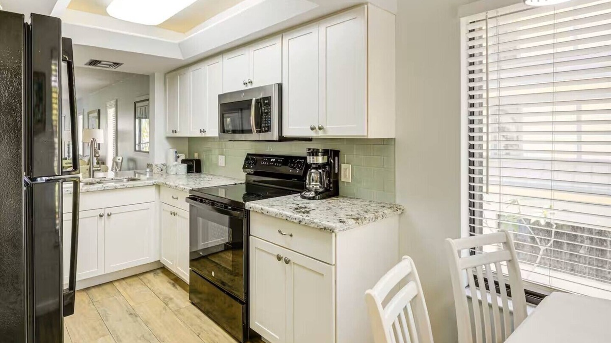 Marathon Condo | Fabulous 2-bedroom condo with AC in Marathon