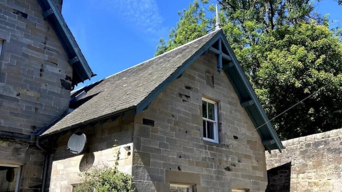 Auchendinny House | Fabulous 2 Bedroom House Just Outside Edinburgh