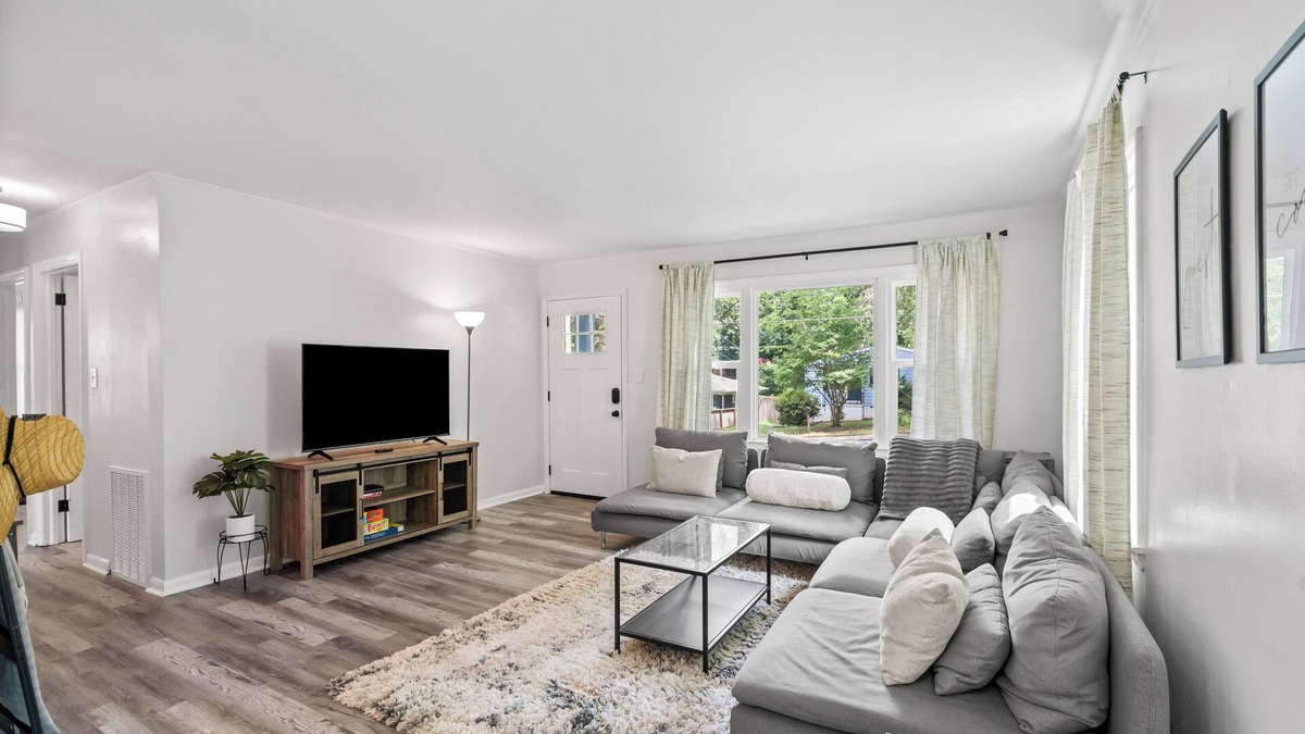 Charlotte House | Fabulous 3-bedroom house in the heart of Charlotte