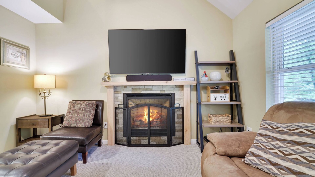 Lackawaxen House | Fabulous 4-bedroom house with AC in Lackawaxen