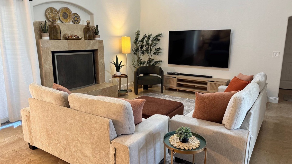 Paradise Valley Village House | Fabulous 4-bedroom house with pool in Scottsdale
