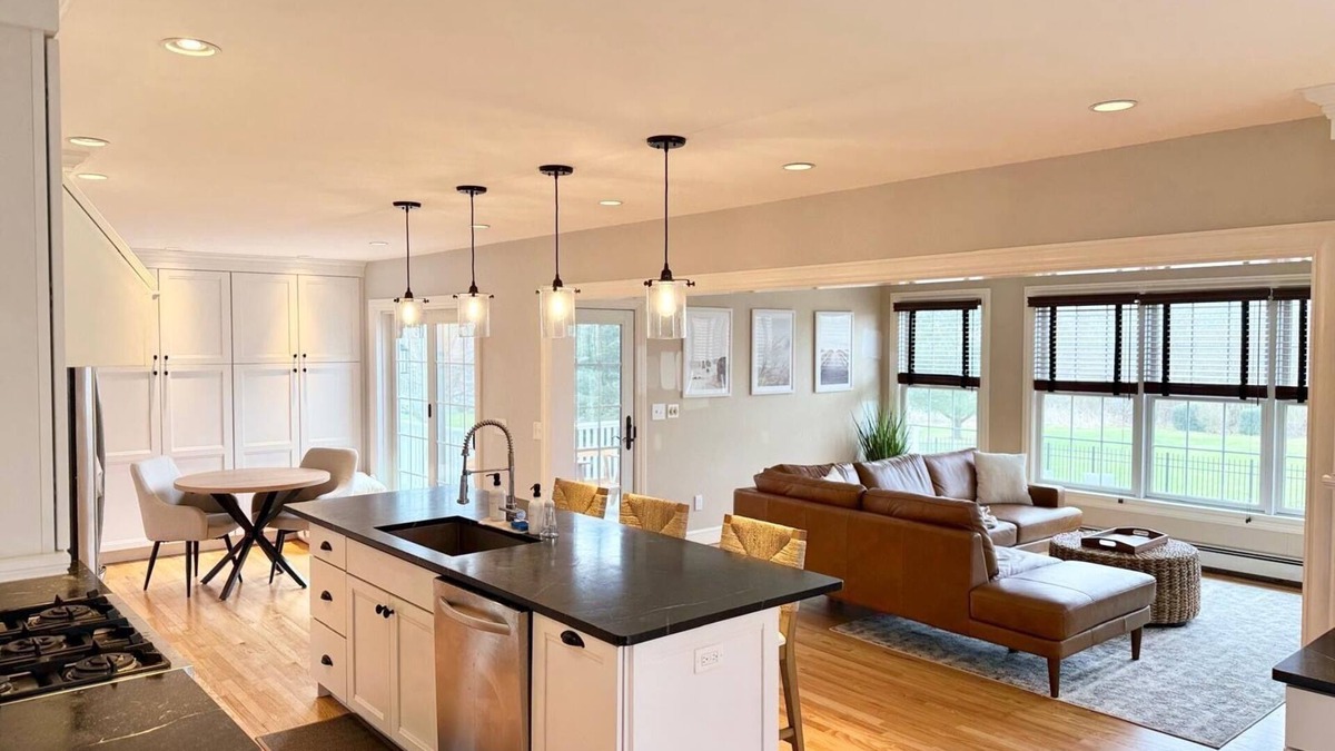 Portsmouth House | Fabulous 5-bedroom house with a pool in Portsmouth