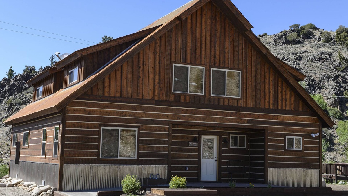 Almont House | Fabulous 5 BR Vacation Home on the Taylor River