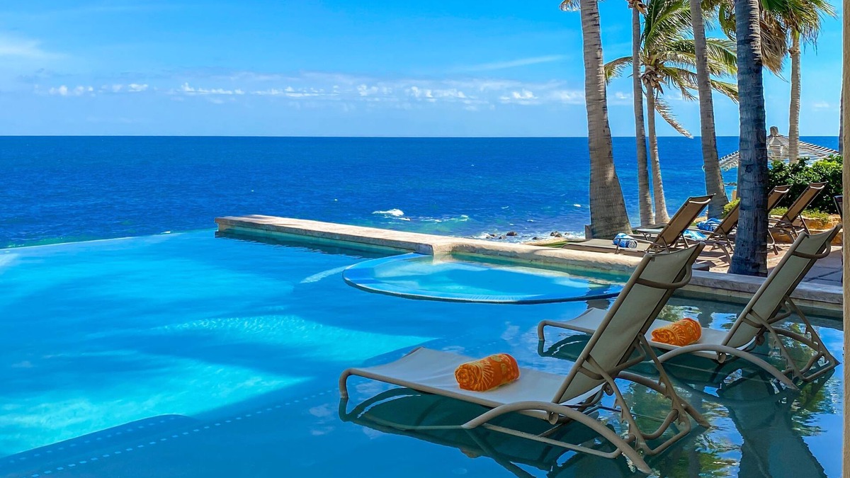 Pescadero House | Fabulous 6 Bedroom Beach Home In Punta Pescadero with Infinity Pool - Sleeps 16!