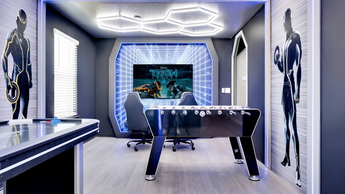 Four Corners House | Fabulous 7-bedroom house with TRON Game Grid, Themed Rooms, Private Pool & Spa
