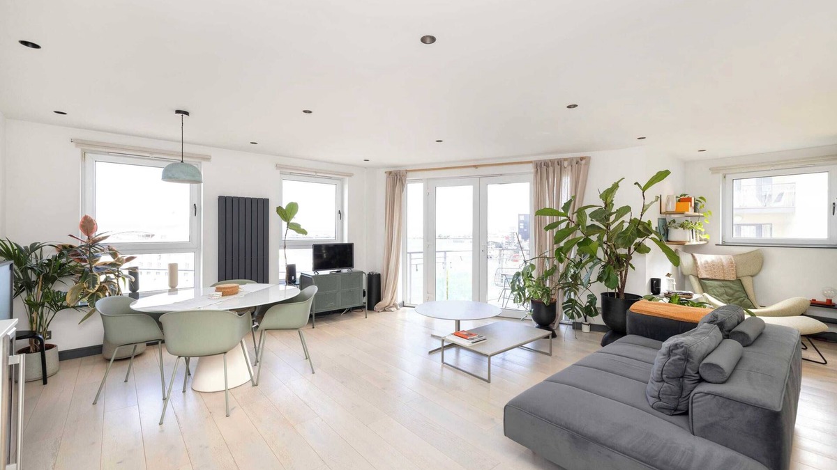 Newhaven Apartment | Fabulous Apartment with Bay View Terrace