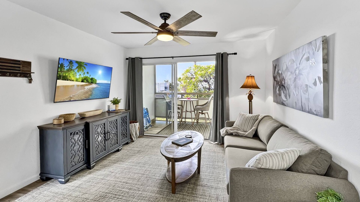 Historic Kailua Village Condo | Fabulous central location! Walk to restaurants, grocery store, and many beaches.