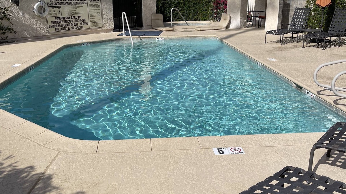 Palm Desert Condo | FABULOUS DOWNTOWN PALM DESERT CONDO!nWalking distance to restaurants and shops.