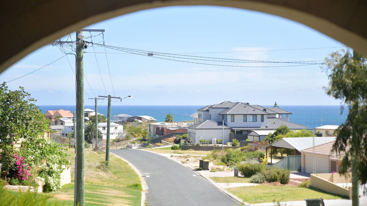Yanchep House | Fabulous Family Sized Home with Loads of Character, Close to the Ocean & Views